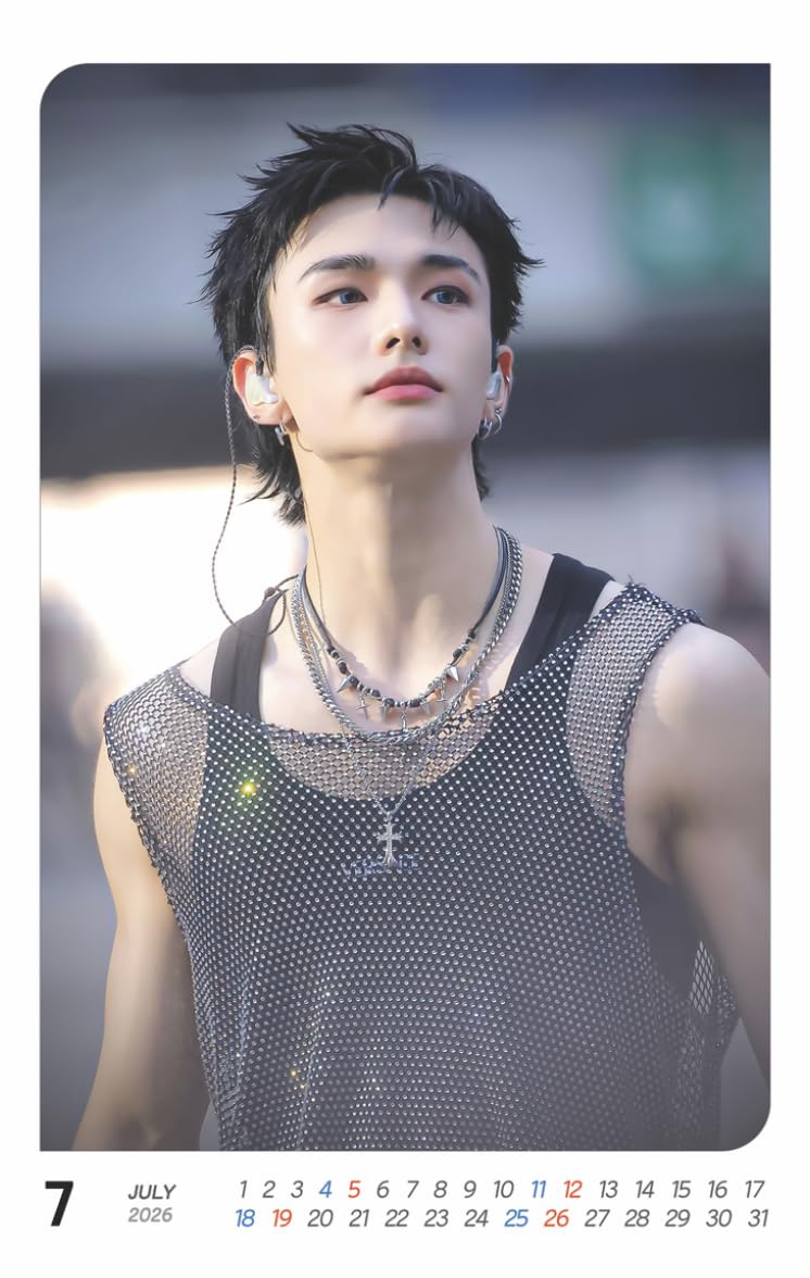 Amazon | スキズ ヒョンジン グッズ 2026年 大型 壁掛け カレンダー